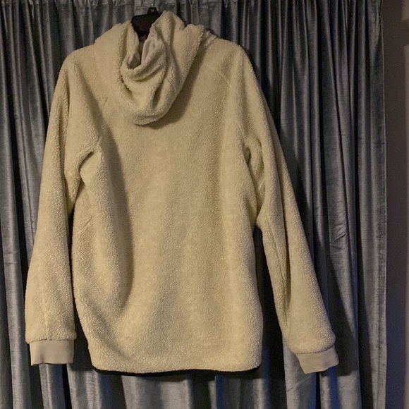 nike tech (cream) - Picture 2 of 2